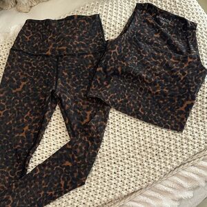 Beyond Yoga Black and Brown Leopard Leggings